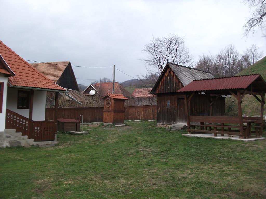 Maksai Lak Apartment Ocna de Sus Exterior photo